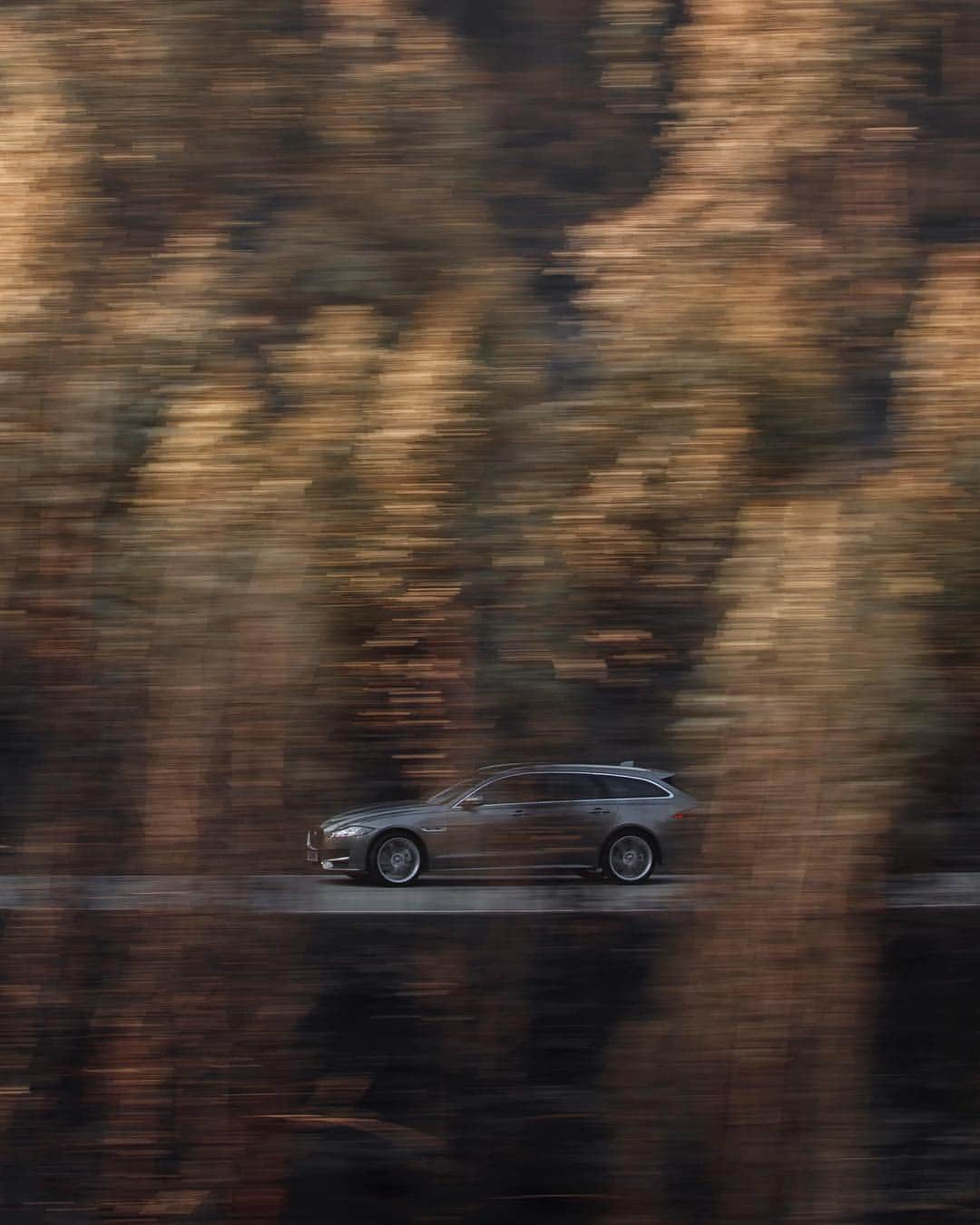 Jaguarさんのインスタグラム写真 - (JaguarInstagram)「For bigger adventures.  #Jaguar #XFSportbrake #Luxury #Dynamic #Performance #Estate #AWD #CarsofInstagram #InstaCar」4月22日 21時13分 - jaguar