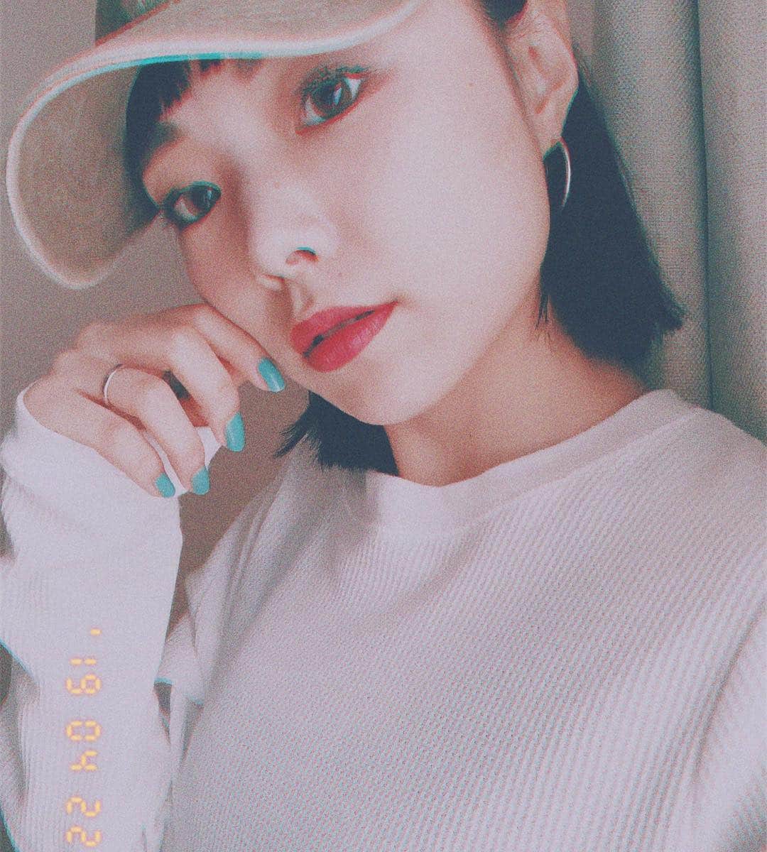 sayocoのインスタグラム：「POLA white shot RXSを使い始めて お肌の調子だいぶ良くなった🥛♥️ ・ ・ ジェルだから夏でも使いやすいテクスチャーで とっても気に入ってます🌈🌞 ・ ・ 5/1〜発売開始なのでもうすぐ💓 ・ ・ #PR #ポーラ #ホワイトショット #ホワイトショットRXS」