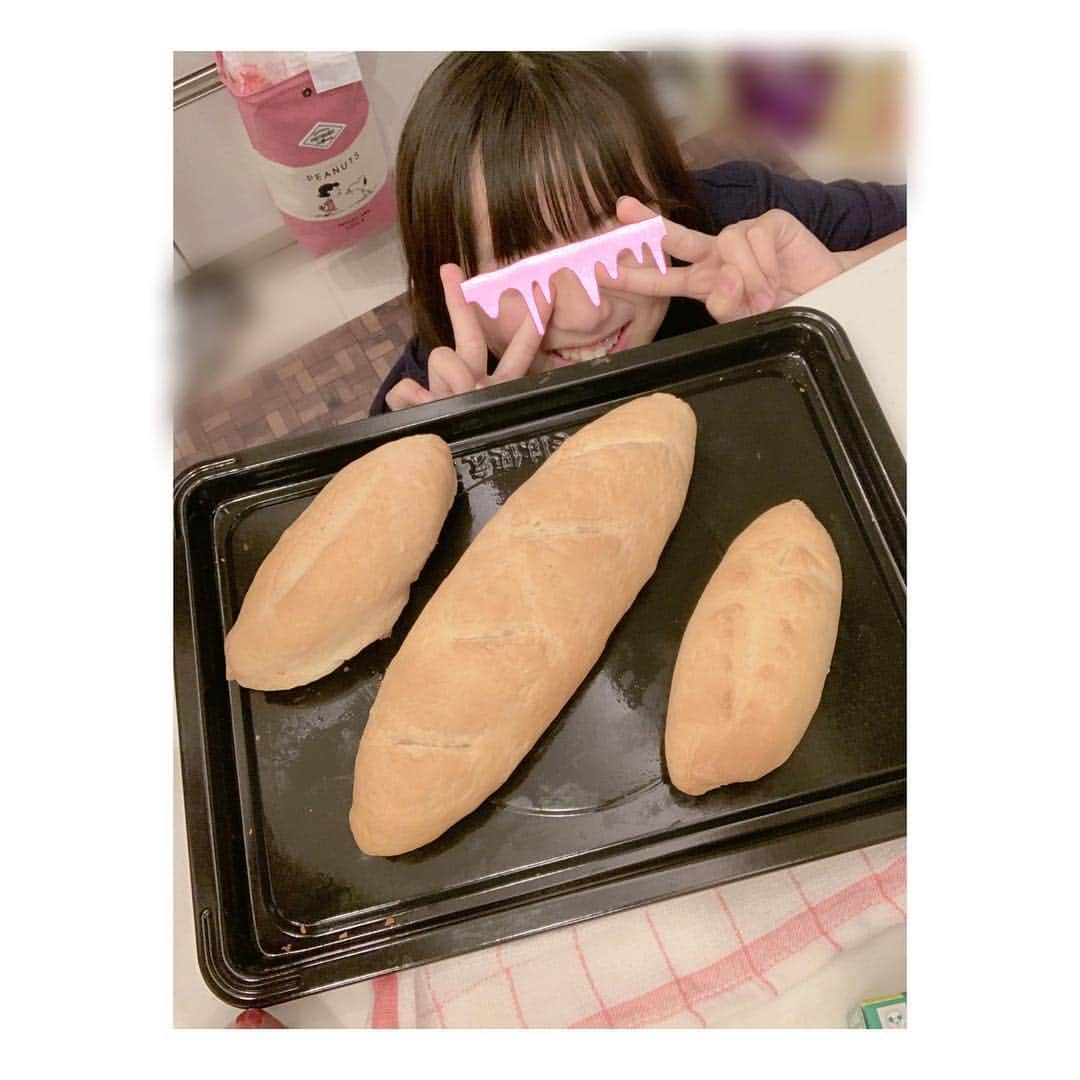 辻希美さんのインスタグラム写真 - (辻希美Instagram)「希空が焼いたフランスパン🥖  まぢすげぇ〜💕" #希空 #希空ベーカリー #6年生 #手作り #フランスパン #激うま #外かりかり #中ふわふわ #最強 #止まらない #チーズフォンデュ  #バター塗り塗り #ガーリックトースト も最高 #まぢすげぇ #美味し過ぎた #恐るべし6年生」4月22日 21時31分 - tsujinozomi_official