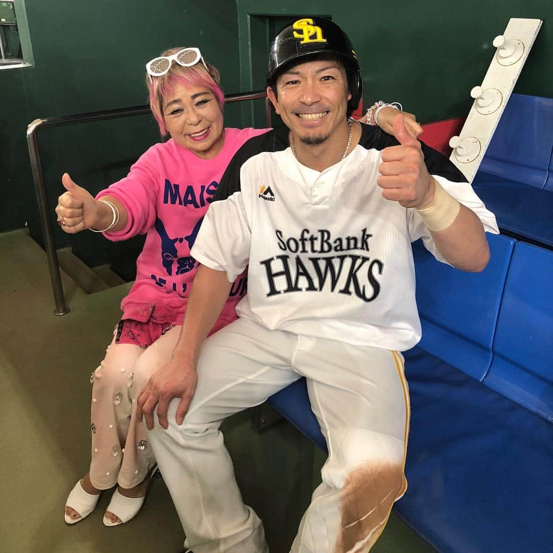 松田宣浩さんのインスタグラム写真 - (松田宣浩Instagram)「グアムママが応援に来てくれました‼️サンキュー‼️ナイスゲーム‼️」4月22日 21時44分 - match___3