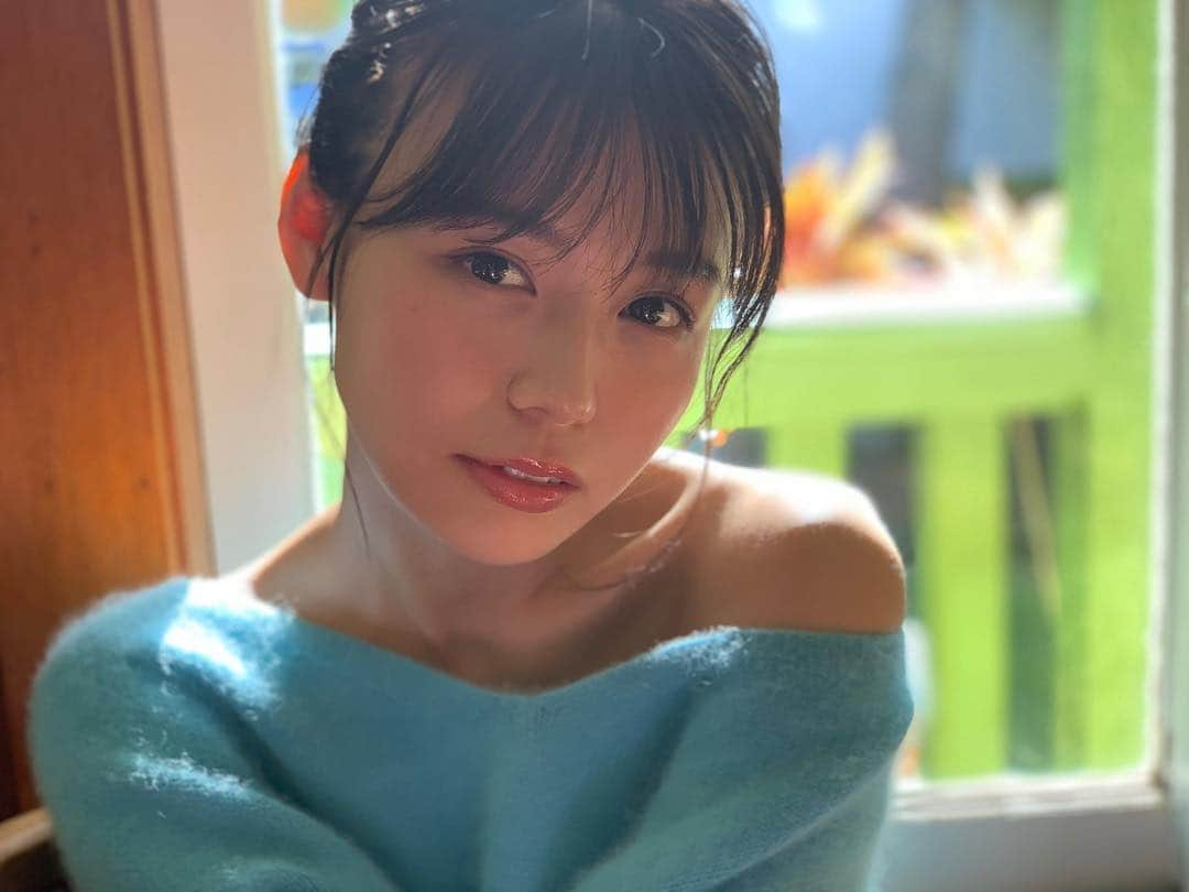 井口綾子さんのインスタグラム写真 - (井口綾子Instagram)「・ 🌊お知らせ🐬 5月3日(金)12:00〜15:00 クイーンズスクエア横浜1Fのクイーンズサークルにて わたしがレポーターを務めるFMヨコハマF.L.A.G.の公開生放送があります☺️✨ ぜひゴールデンウィークのイベントの１つにしてください😺💕」4月22日 21時45分 - ayako_inokuchi