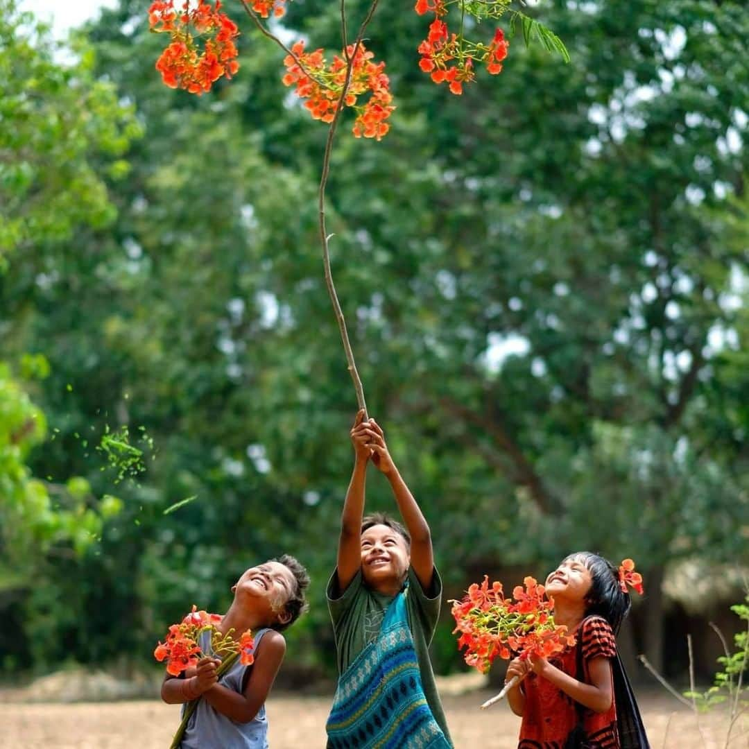 unicefさんのインスタグラム写真 - (unicefInstagram)「Happy #EarthDay 💚! #ForEveryChild, a sustainable future. © UNICEF Myanmar/2014/Kyaw Kyaw Winn」4月22日 21時55分 - unicef