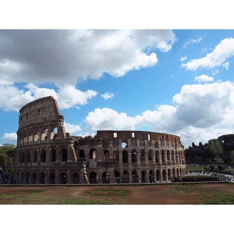 山口未来のインスタグラム：「. honeymoon♡♡♡ Roma☞Positano☞Barcelona☞San Sebastian☞Bordeaux☞Paris☞Venice .」