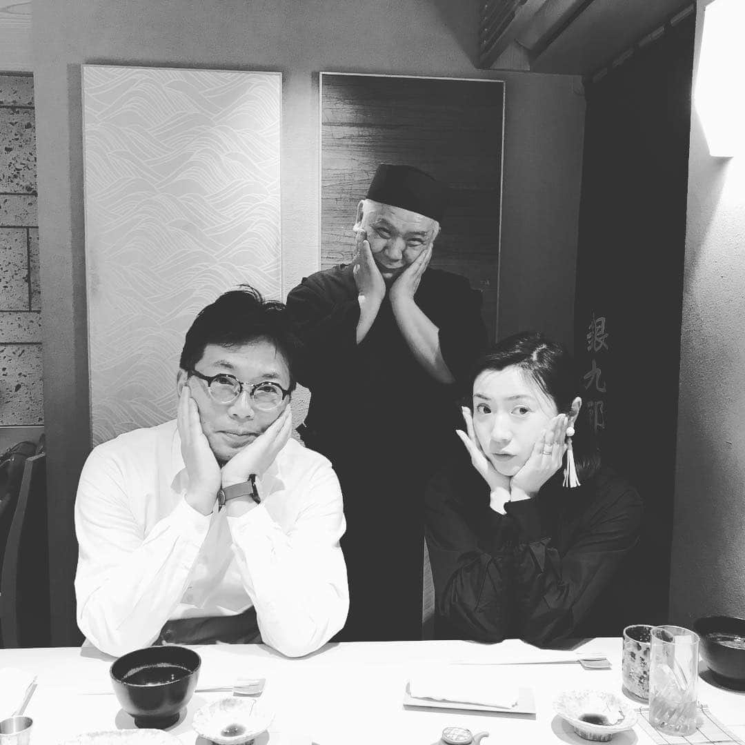 D[di:]さんのインスタグラム写真 - (D[di:]Instagram)「今夜は、オンプラ でお世話なった dancyu編集長ウエロさんこと 植野さんと銀ちゃんとこでお寿司🍣りました🌸ここ連日テレビの収録が多いウエロさん、こころなしか痩せてた‼️w 相変わらずのDJ(ダジャレ)っぷりでした。銀ちゃん寿司、相変わらずの美味さでした😚キンキのキッズの煮付けンマかったなぁ〜 #寿司 #東銀座 #髪の毛切ったのよ #誕生日週間🎂 #腹パン #銀九郎 #お茶目なおじさまズ」4月22日 21時57分 - deeth