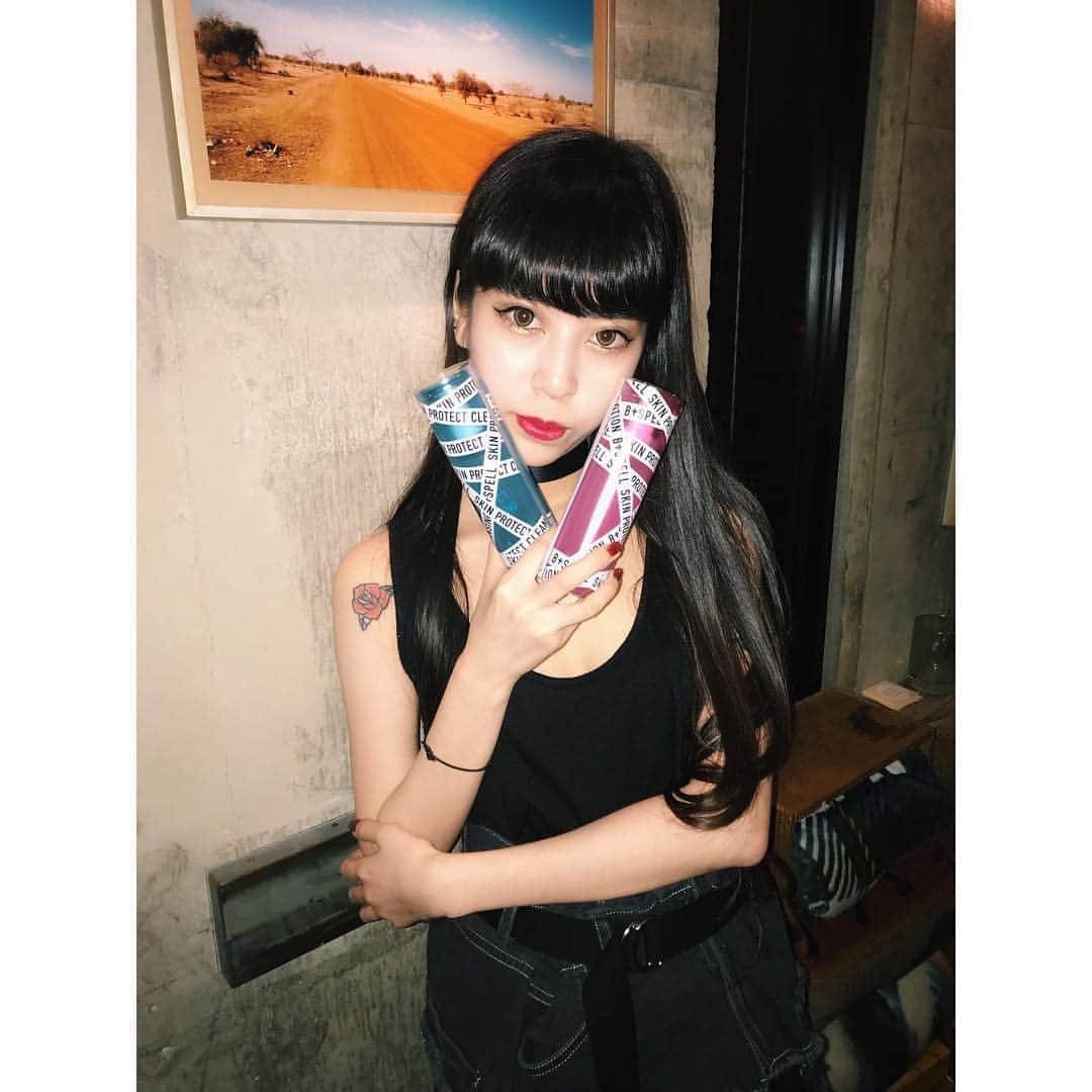 中川ジュリアのインスタグラム：「新しいスキンケアをビスペルに！人幹細胞エキス入りでクレンジングも化粧水もとろみがしっかりしていて保湿がすごい🤩 公式インスタのプロフURLから！ #ビスペル #bspell #コスメ #化粧品 #新商品 #ヒト幹細胞」