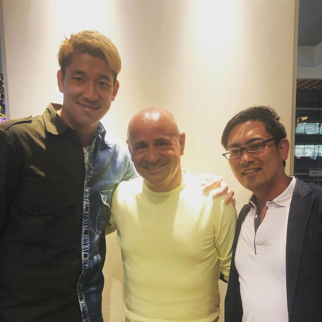 林彰洋のインスタグラム：「Muchas Grasias familia 👋 Que tal?! Bien💪 #discussion #entrenamiento #porteros」