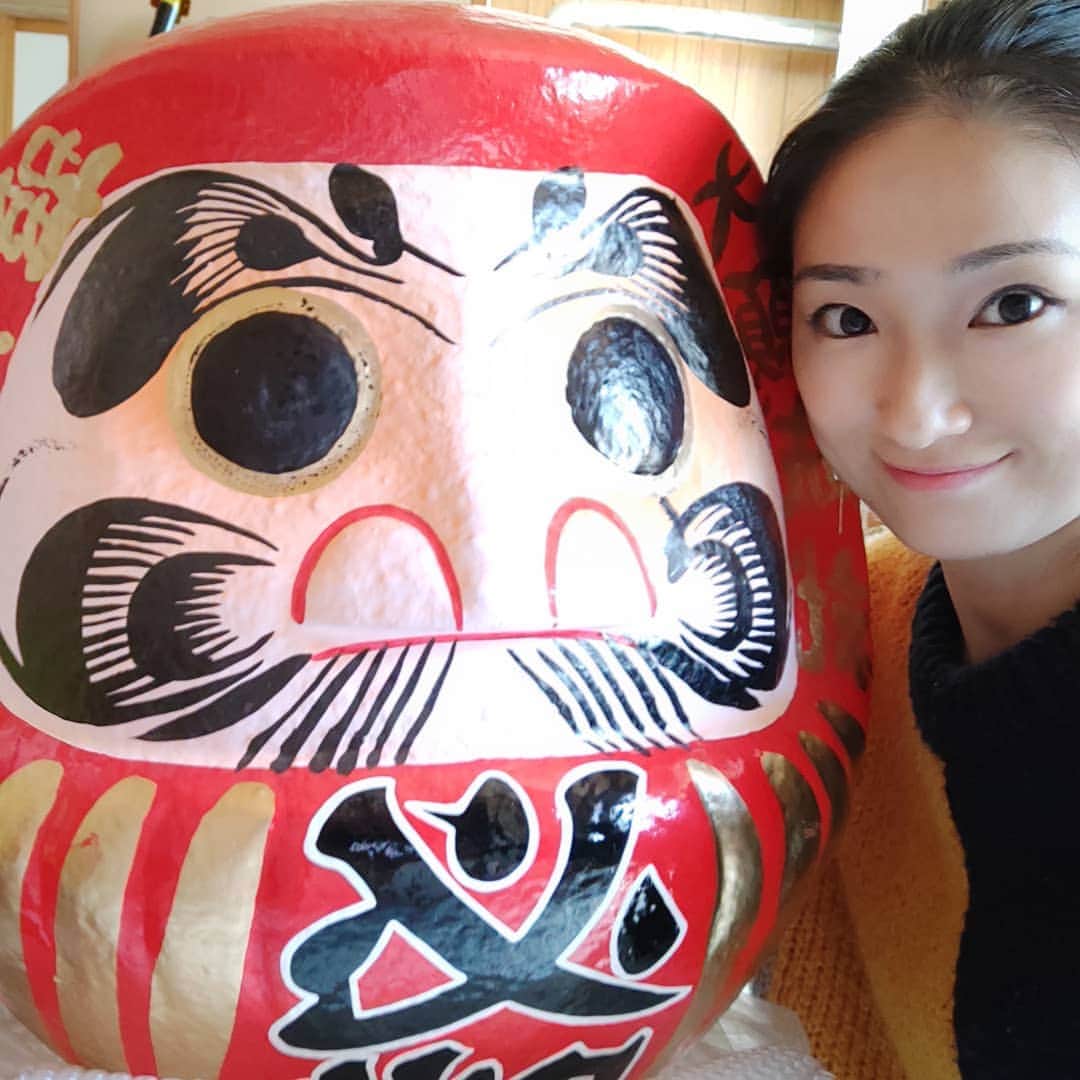 のインスタグラム：「ダルマに両目、入りました🤗✨ #じーじおめでとう#㊗#嬉しい#応援してくれた皆様ありがとうございました#選挙#浦河町#応援団#ウグイス嬢」