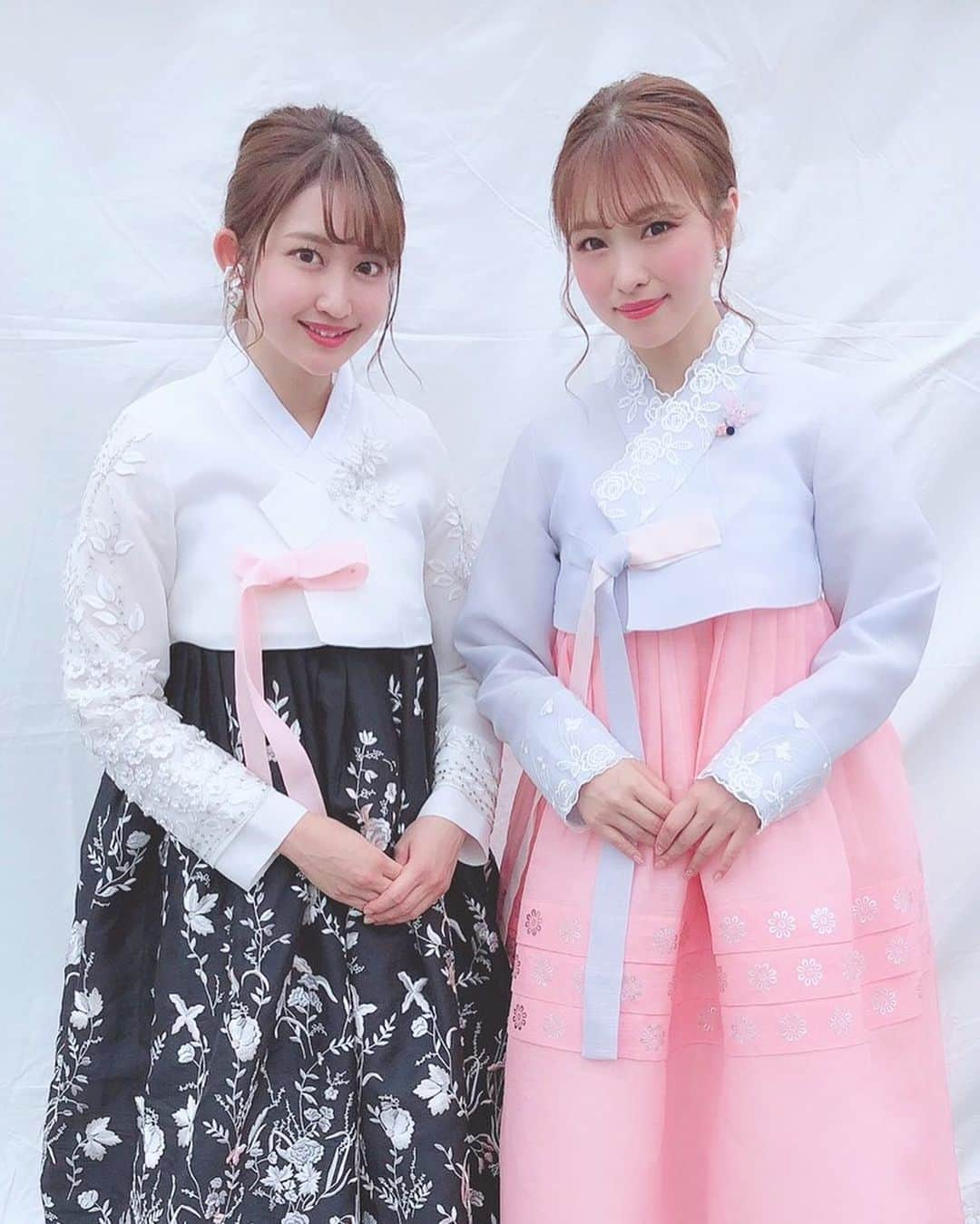 沢井里奈さんのインスタグラム写真 - (沢井里奈Instagram)「♡ . ちせちゃん🌸かずさ🌸 ウエディングチマチョゴリ組💍✨ . #koreafestival #hanbok #hanbokdress #hanbokkorea #koreafashion #instafashion #korea #jeonju #nagoya #instagood #instagramjapan #japanesegirl #girls #사복 #옷스타그램 #팔로우 #韓国フェスティバル #ファッションショー #チマチョゴリ #韓服 #韓国領事館 #韓国 #全州市 #チョンジュ #久屋大通公園 #栄 #名古屋」4月22日 22時28分 - sawairina