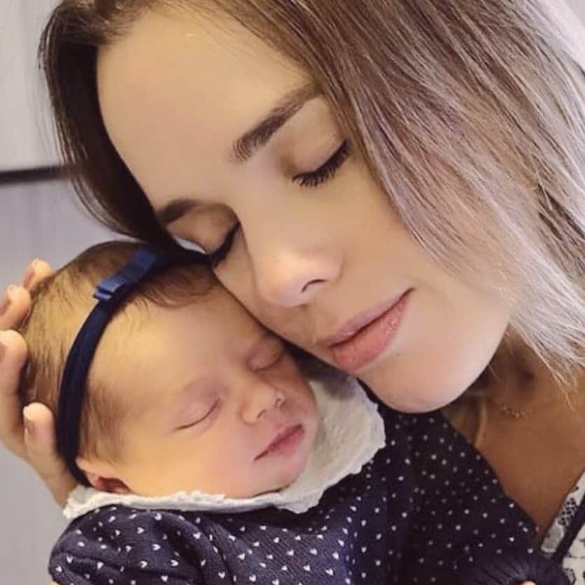 Eliana Michaelichin Bezerraのインスタグラム：「Minha amiga linda @thaeme, não tô aguentando a Liz de tão lindaaaaaa!! Deus abençoe🙏🏻」