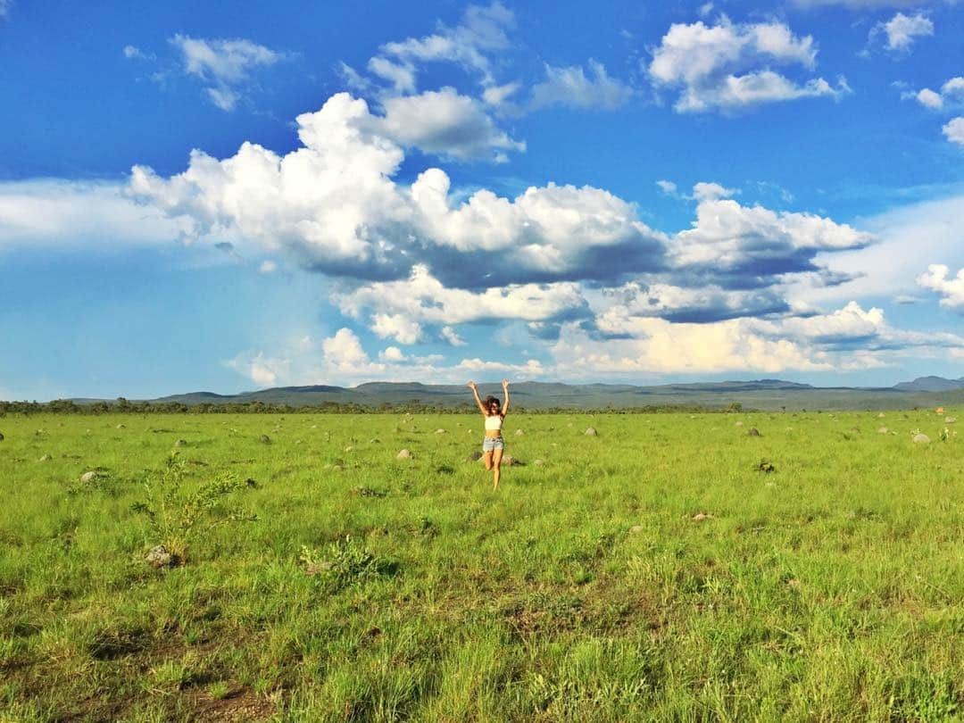 Thaila Ayalaさんのインスタグラム写真 - (Thaila AyalaInstagram)「Nos somos filhos da mesma terra!  Nos só temos um único  lar!  Cuide com consciência. Ame sem limites!  Proteja com força!  Conserve o que é seu!  Dia mundial da terra. #earthDay」4月23日 9時21分 - thailaayala