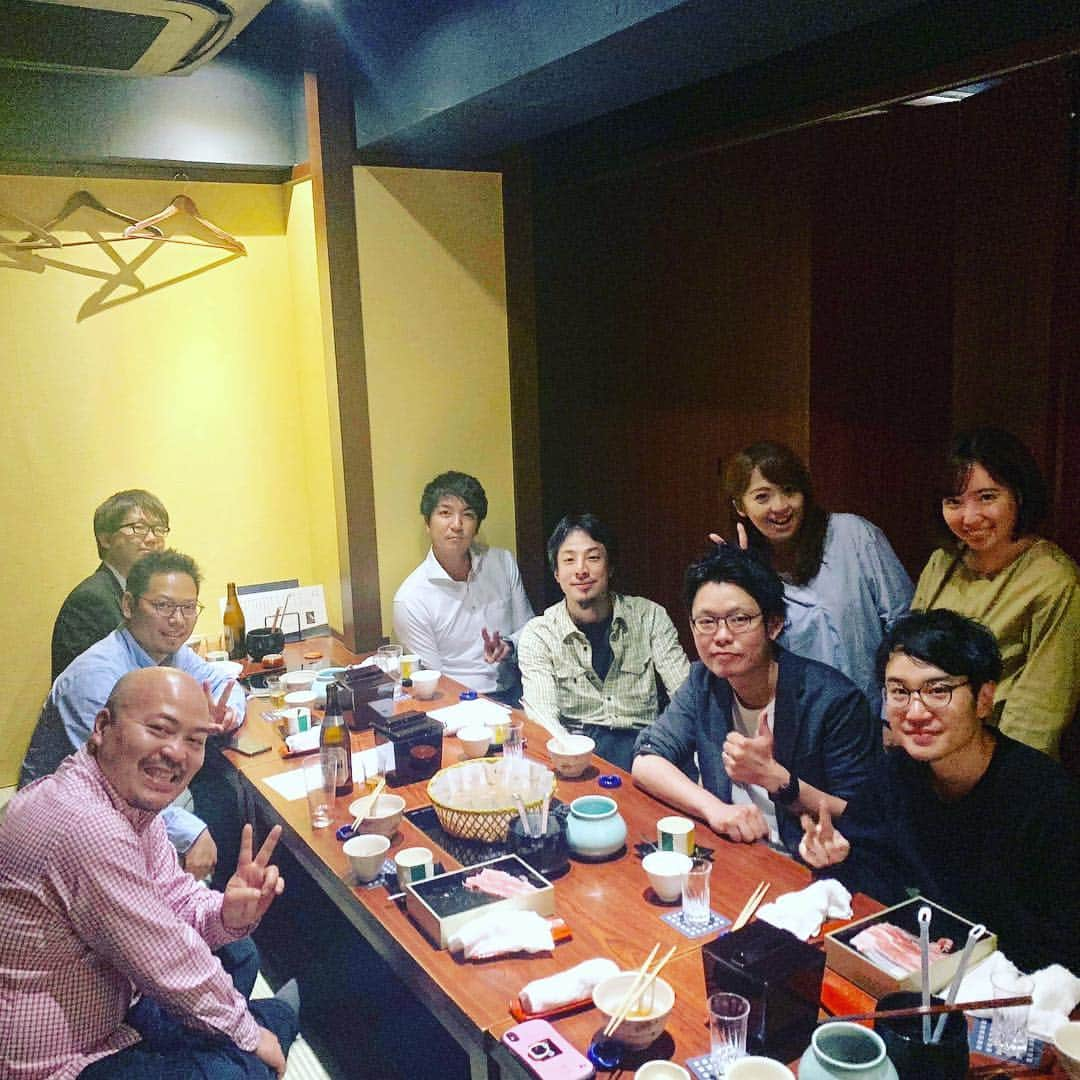 原田曜平さんのインスタグラム写真 - (原田曜平Instagram)「ひろゆきさんと社内の皆さんと飲みに まだ毛が生える可能性を論破されました😭 皆さんが刺激を受けたようで良かった😋  #tfl #l4l #f4f #instagood #instalike #me #followme #lifeinjapan #selfie」4月23日 8時17分 - yohei.harada_official