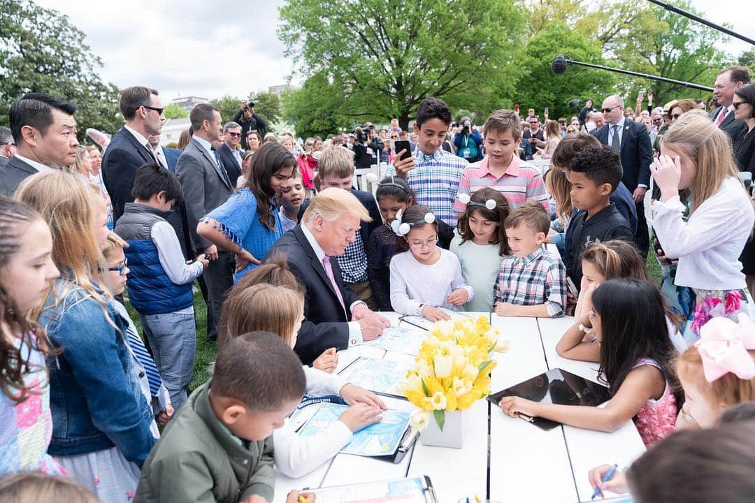 ドナルド・トランプさんのインスタグラム写真 - (ドナルド・トランプInstagram)「The 2019 White House Easter Egg Roll」4月23日 8時21分 - realdonaldtrump