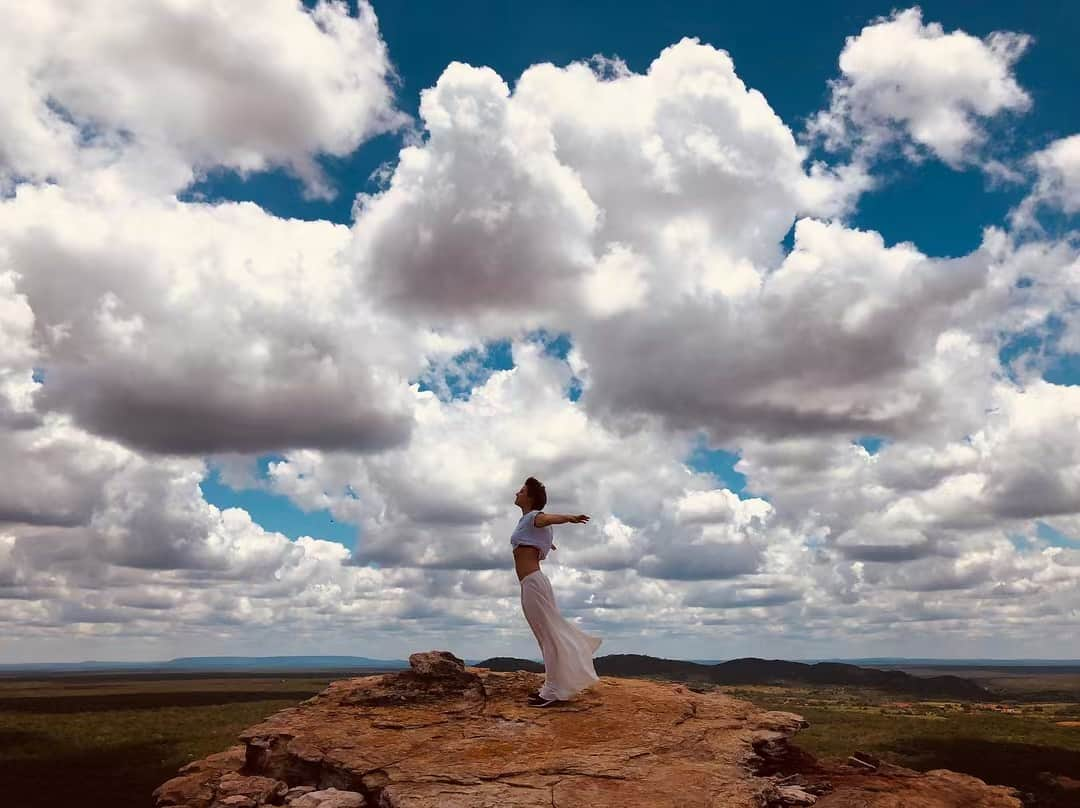 Alice Wegmannさんのインスタグラム写真 - (Alice WegmannInstagram)「dia mundial da Terra #EarthDay a gente pode - e deve - ser cada dia mais consciente 🌻🙏🏼♻️💚」4月23日 8時27分 - alicewegmann