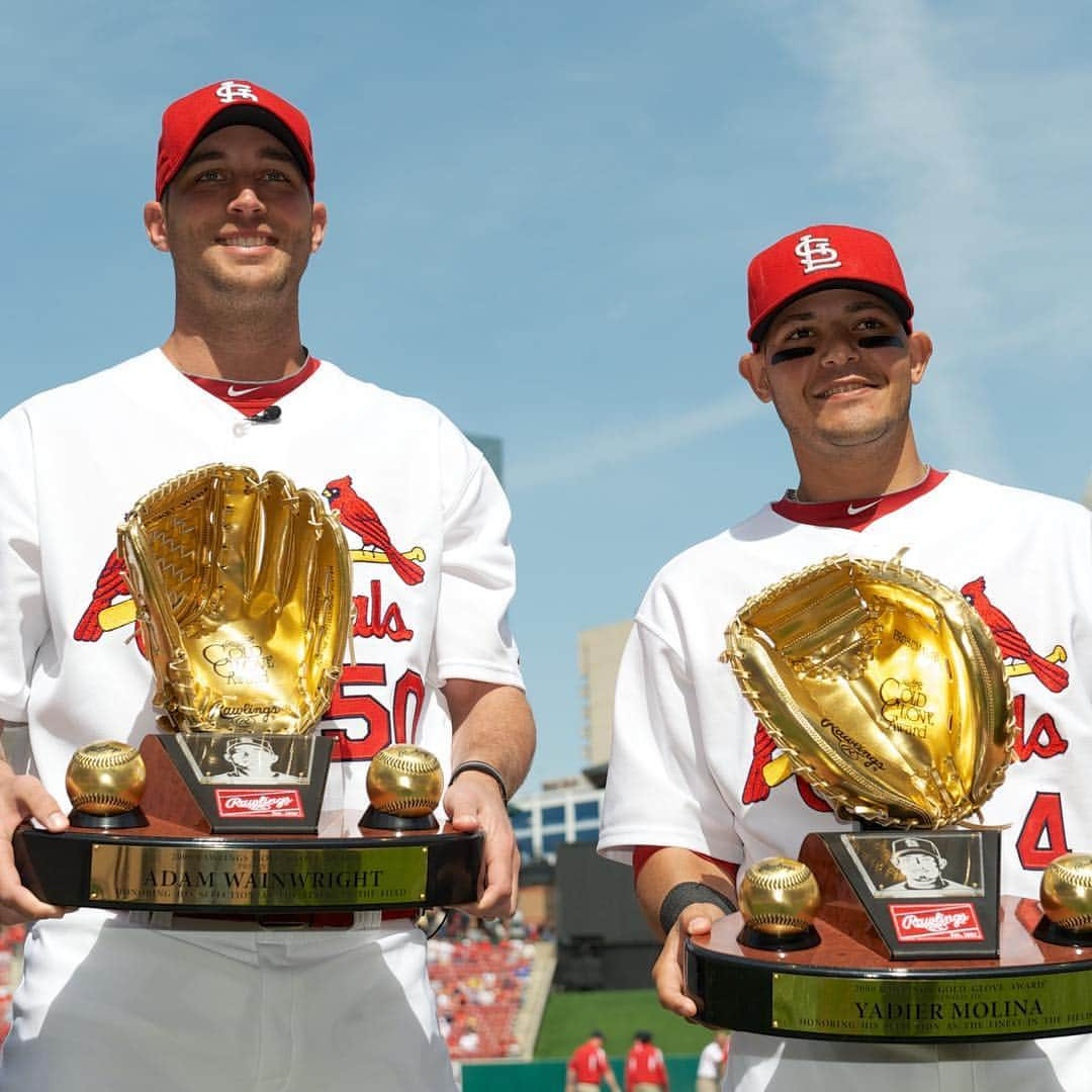 セントルイス・カージナルスさんのインスタグラム写真 - (セントルイス・カージナルスInstagram)「That’s NINE Gold Gloves for Yadi! 🐐」4月23日 8時45分 - cardinals