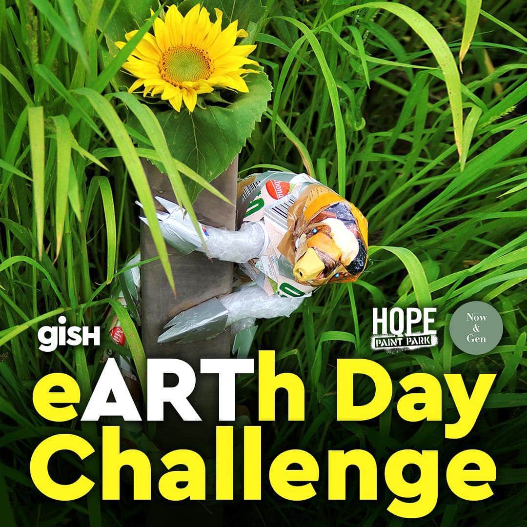 ミーシャ・コリンズさんのインスタグラム写真 - (ミーシャ・コリンズInstagram)「Happy #EarthDay! To do my part to fight climate change, I’ve been recycling old jokes all day today.  But if we’re gonna save the planet, we need to make a bigger difference. So I'm launching a @gish Challenge with @nowandgen & @hopecampaign to do something far more impactful: bit.ly/GISHeARTh  #GISHeARTh」4月23日 9時01分 - misha