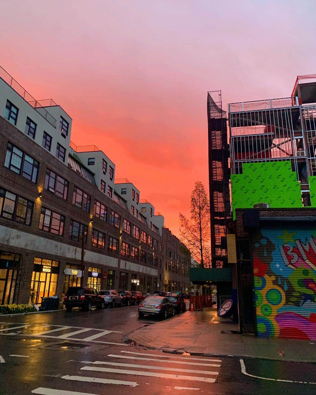 キャシー・ケリーのインスタグラム：「the sky decided to show off for earth day #magic」