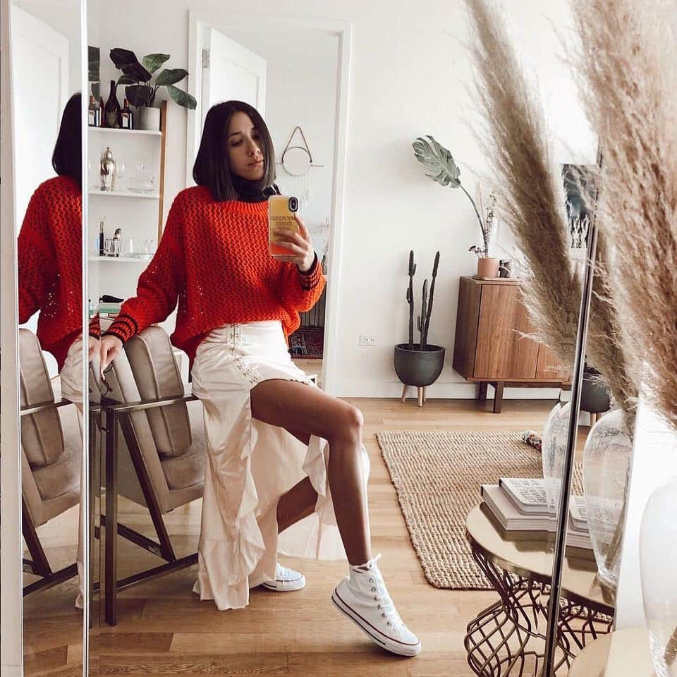 ワイルドフォックスクチュールさんのインスタグラム写真 - (ワイルドフォックスクチュールInstagram)「@thepeckingorder adds a touch of cozy to her look with the Mila Sweater. #wildfox #wildfoxknits #cozy #sweater」4月23日 9時01分 - wildfoxcouture