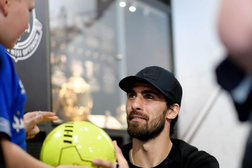 アンドレ・ゴメスさんのインスタグラム写真 - (アンドレ・ゴメスInstagram)「Last Thursday we met some @everton fans at the official club shop. It's always amazing to connect and talk with you Evertonians! Thank you all! 💙」4月23日 0時19分 - aftgomes21