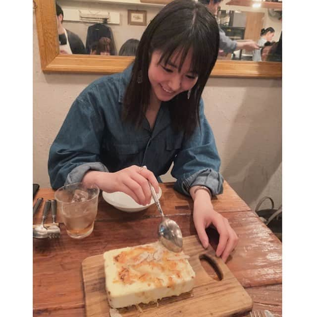 玉城ティナさんのインスタグラム写真 - (玉城ティナInstagram)「からたん @erika_karata と 色々共通点も、違うとこも見つかった、かわいい  かわE  ずっと写真撮られていた 🤭🕊🤭」4月23日 0時25分 - tinapouty