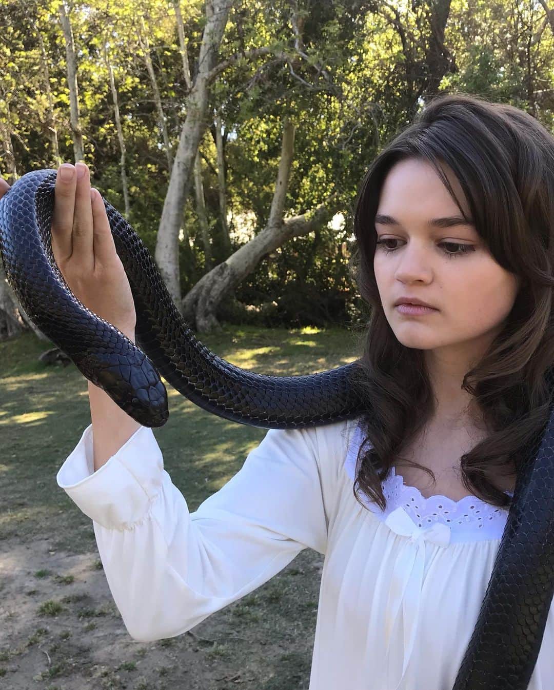 シアラ・ブラヴォさんのインスタグラム写真 - (シアラ・ブラヴォInstagram)「would you let us haunt your house?」4月23日 0時27分 - ciarabravo