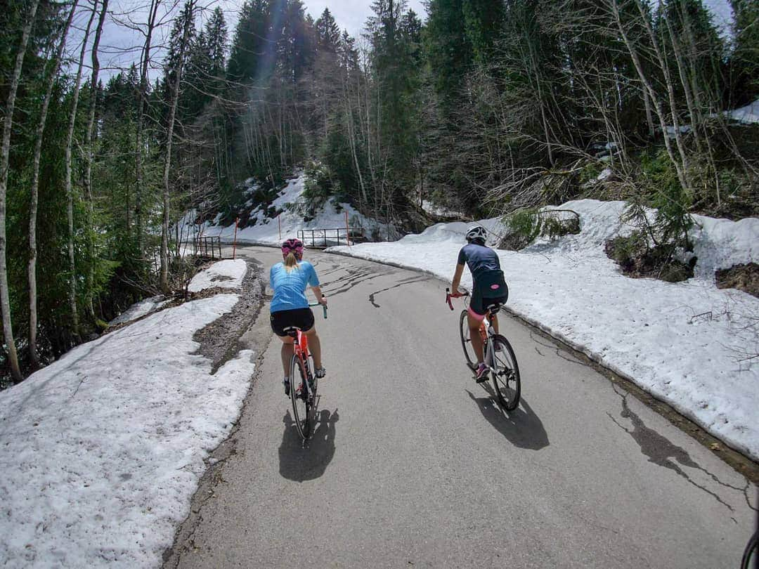 ニコル・ショットさんのインスタグラム写真 - (ニコル・ショットInstagram)「Happy Easter 🐣🐇 #home #oberstdorf #allgäu #biketour #beautiful #nature #sun」4月23日 0時38分 - nicole_schott