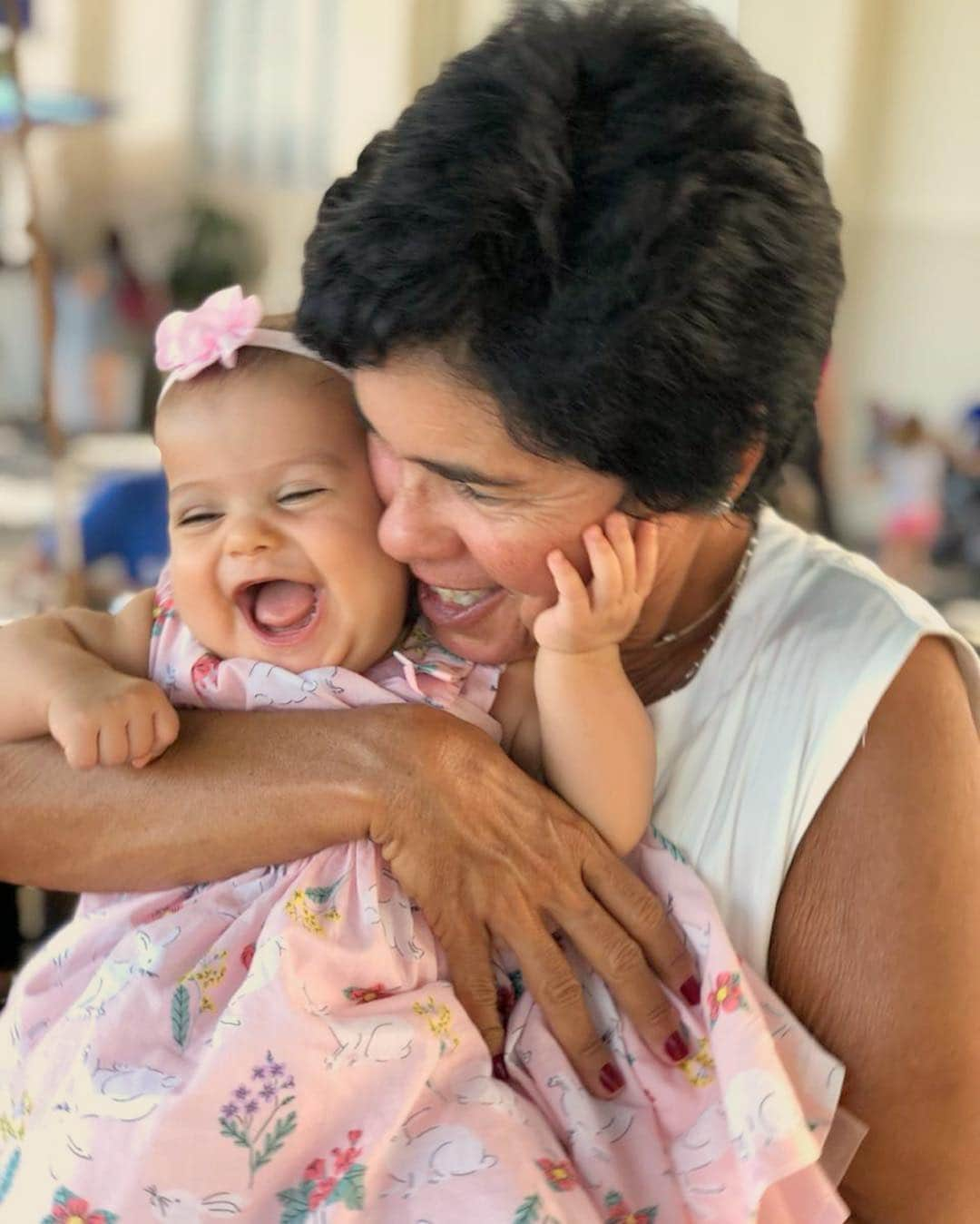 Arthur Aguiarさんのインスタグラム写真 - (Arthur AguiarInstagram)「E assim foi a nossa Páscoa, cheia de amor e sorrisos... Decidimos trocar o almoço tradicional pelo café da manhã ao ar livre... Foi muito gostoso!! E vocês? O que fizeram? Como foi a Páscoa de vocês? Me conta!」4月23日 0時38分 - arthuraguiar