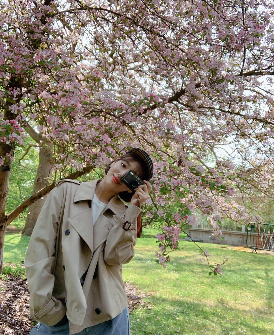 パク・シネさんのインスタグラム写真 - (パク・シネInstagram)「좋군💕  #kewgardens」4月23日 0時50分 - ssinz7