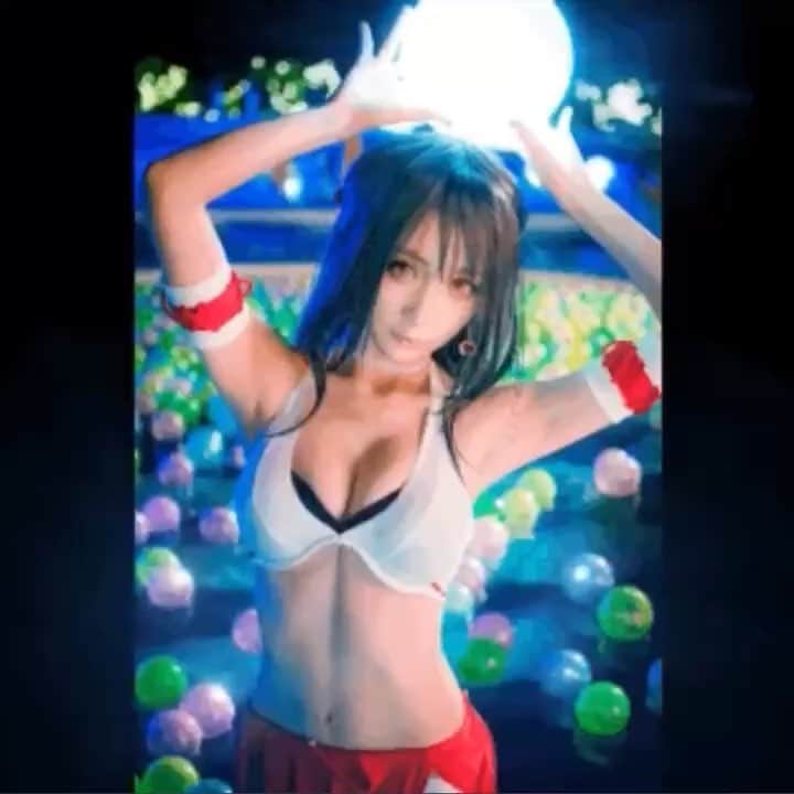 のインスタグラム：「インスタ更新！ 今日もお仕事学校お疲れ様💖 今晩こと座流星群が見れるみたい🌌 ツイッターは動いてるよ🎥 https://twitter.com/chamomi017/status/1120328347425234944?s=21 #巫女 #巫女水着 #animation #動画 #cosplaygirl #cosplay #cosplay #cosplayphoto #cosplayworld #miko #japan #subculture #巫女さん #巫女コス #巫女さんコスプレ #コスプレ#コスプレイヤー自画撮り部 #コスプレイヤー #コスプレ好き #水着 #プール #オリジナル #cosplaygirls」