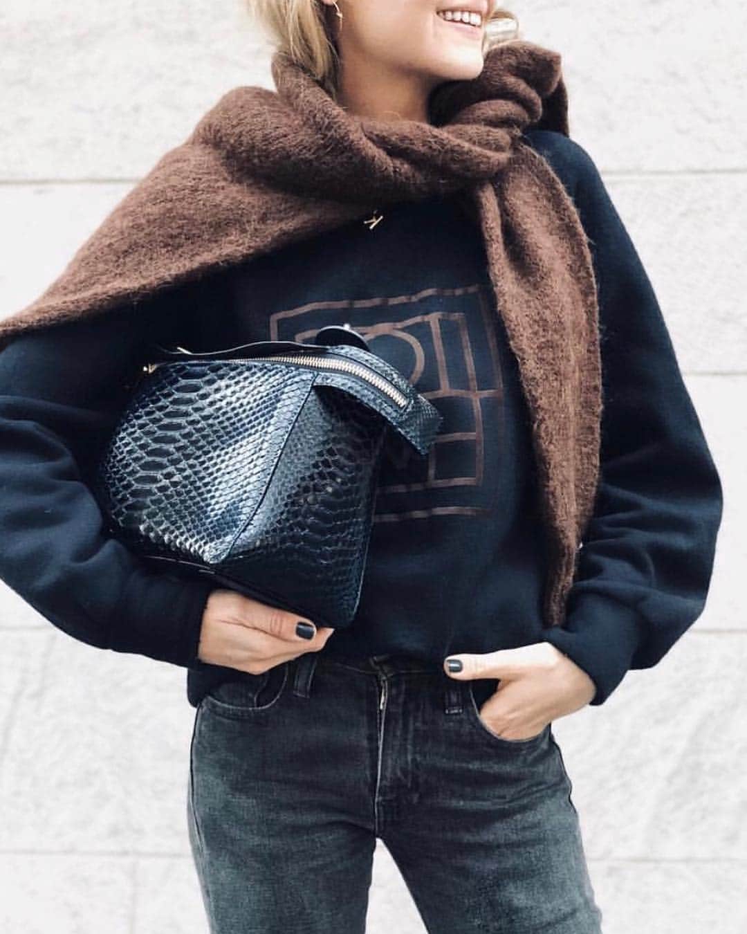 Sophie Hulmeさんのインスタグラム写真 - (Sophie HulmeInstagram)「A tactile Bolt. Regram @alexandrakruesi」4月23日 1時18分 - sophie_hulme