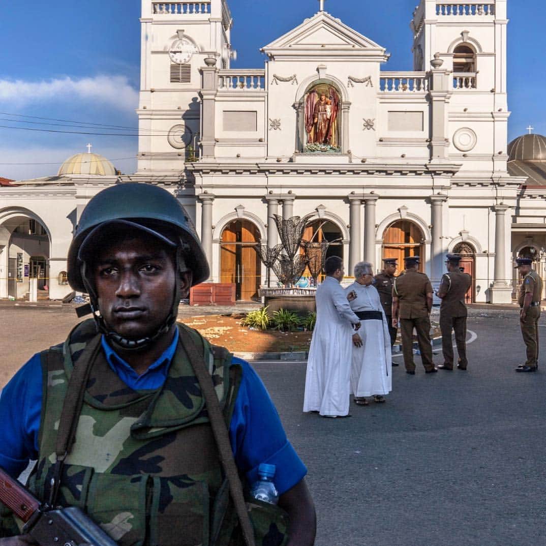 ニューヨーク・タイムズさんのインスタグラム写真 - (ニューヨーク・タイムズInstagram)「Sri Lanka’s government on Monday blamed National Thowheeth Jama’ath, a little-known terror group, in Sunday’s coordinated bombings that killed at least 290 people, but said the group must have had help from “an international network.” 24 people have been arrested in connection with the explosions at hotels and churches around the country. Major social media and messaging services, including @Facebook, @Instagram and @WhatsApp, have been blocked to try to curb the spread of misinformation. This is a developing story. Visit the link in our profile to read the latest updates. @adamjdean shot this photo on Monday in front of St. Anthony's Shrine, one of the churches targeted.」4月23日 1時23分 - nytimes