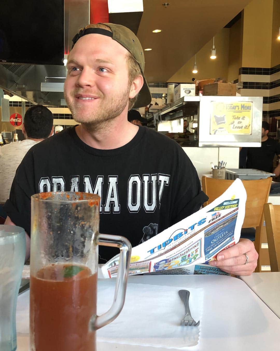 ジョー・アドラーのインスタグラム：「🐰brunch」