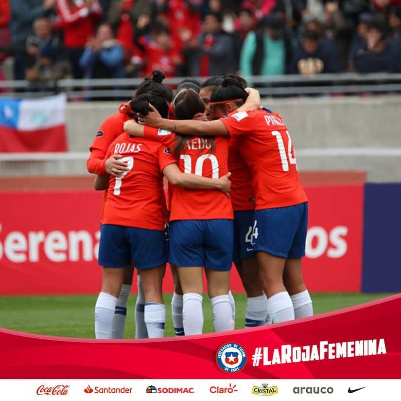 サッカーチリ代表チームさんのインスタグラム写真 - (サッカーチリ代表チームInstagram)「Hace exactamente un año, #LaRojaFemenina 🇨🇱⚽️ goleó a Argentina por 4-0 en La Portada de La Serena y sentenció su clasificación a la Copa del Mundo de Francia. ¡A seguir soñando, porque los sueños se cumplen!」4月23日 1時44分 - laroja