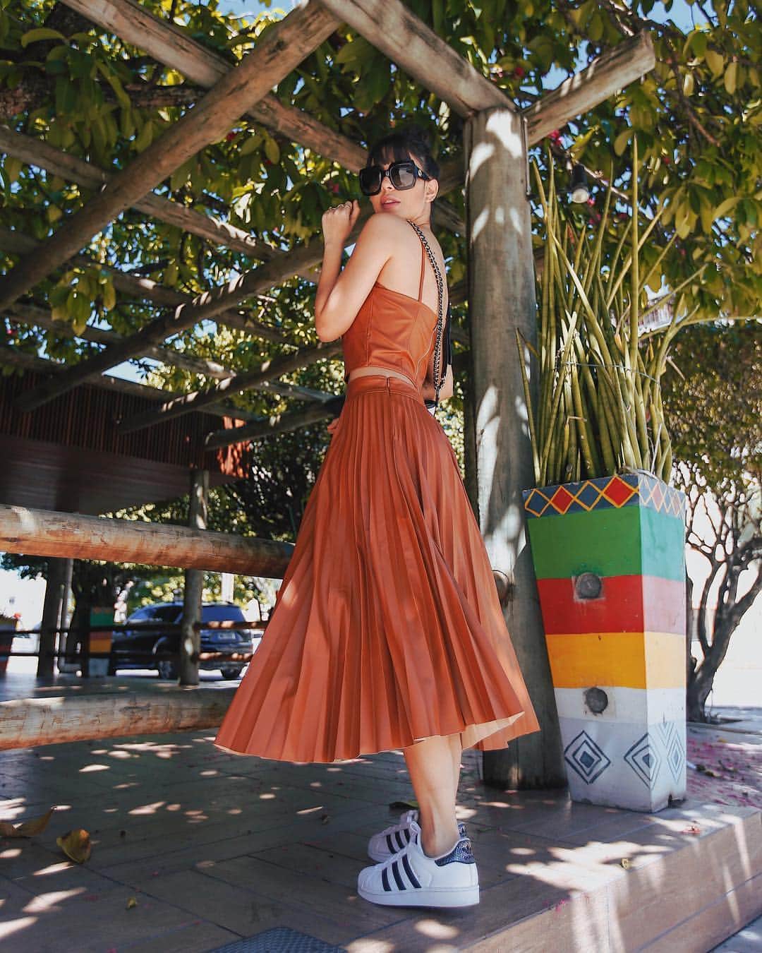 Gabriela Salesのインスタグラム：「De hoje, apenas um tomboooo! Conjuntinho lindo da @az.moda ! E eles vendem varejo e atacado 💃🏻💃🏻💃🏻」