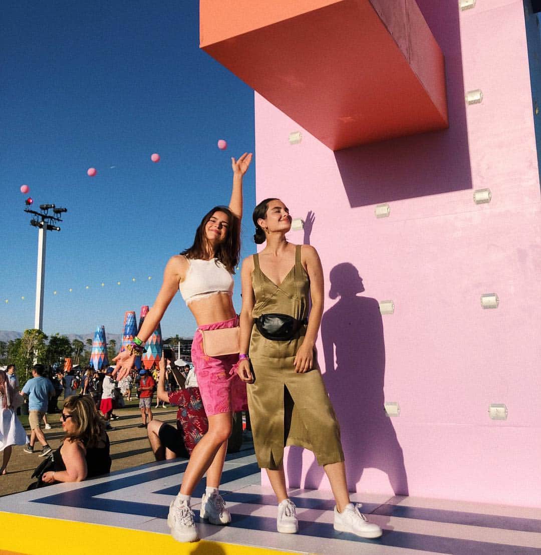 キャサリン・C・ヒューズのインスタグラム：「weekend fueled by churros 😴🤙🏽」