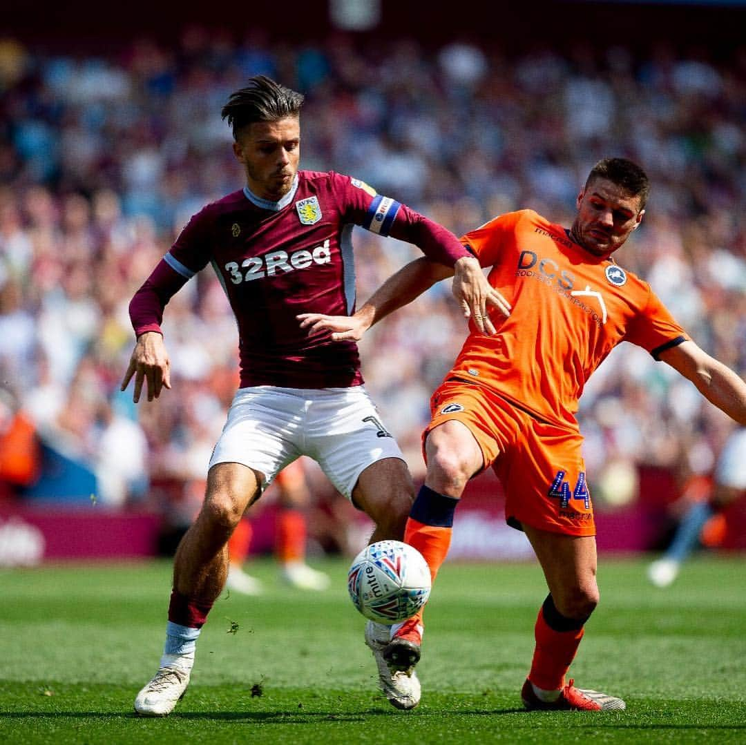 ジャック・グリーリッシュさんのインスタグラム写真 - (ジャック・グリーリッシュInstagram)「10 wins a row 😍⚽️❤️ well done boys, great effort once again and always nice to see a packed Villa Park! #AVFC」4月23日 2時06分 - jackgrealish