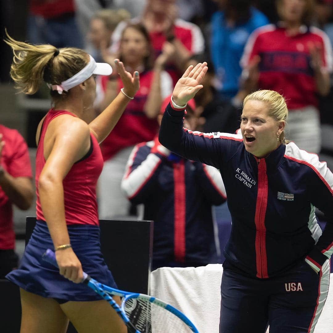 ソフィア・ケニンさんのインスタグラム写真 - (ソフィア・ケニンInstagram)「WE DID IT!! 3-2 🇺🇸 vs🇨🇭 LET’S GO TEAM USA 🇺🇸💪🏼 Can’t describe the feelings and emotions I felt on court yesterday ❤️ Sharing all of these memories with you is always memorable and very special @captain_kathy @lisamraymond @sloanestephens @madisonkeys @jenny_brady7 @jpegula  Was an honor to represent my country and get tremendous support from everyone! Thank you to everyone back home for supporting and me always having my back ❤️ I love you guys so much! Let’s make many more memories together:)」4月23日 2時25分 - sofia.kenin