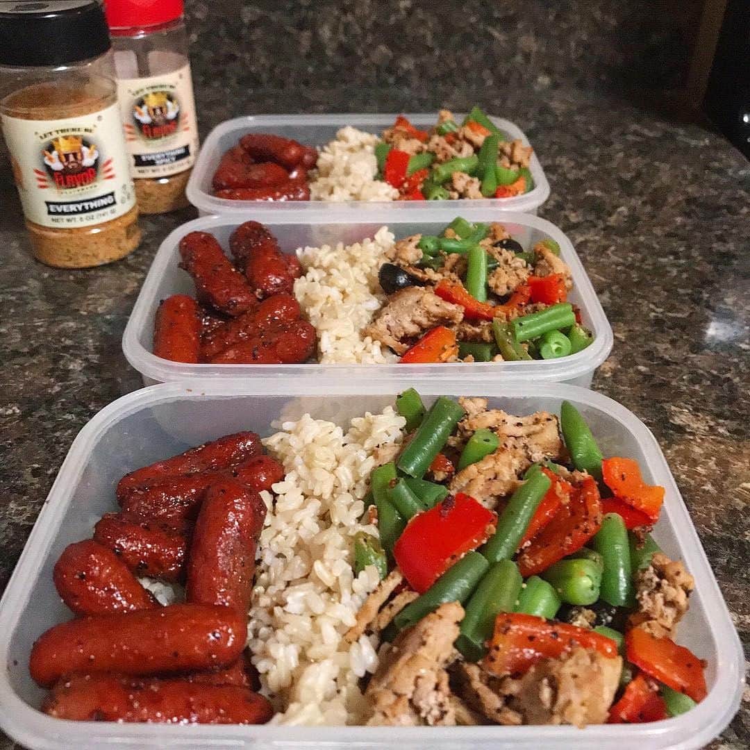 Flavorgod Seasoningsさんのインスタグラム写真 - (Flavorgod SeasoningsInstagram)「🚨MEAL PREPPING - Add delicious flavors to your meals!🚨⁣ -⁣ Meal Prep Seasonings Available here ⬇️⁣ Click link in the bio -> @flavorgod⁣ www.flavorgod.com⁣ .⁣ Featured meal prep: @kdub1472 💪⁣ -⁣ Flavor God Seasonings are:⁣ 💥ZERO CALORIES PER SERVING⁣ 🌿Made Fresh⁣ 🌱GLUTEN FREE⁣ 🔥KETO FRIENDLY⁣ 🥑PALEO FRIENDLY⁣ ☀️KOSHER⁣ 🌊Low salt⁣ ⚡️NO MSG⁣ 🚫NO SOY⁣ 🥛DAIRY FREE *except Ranch ⁣ ⏰Shelf life is 24 months ⁣ -⁣ -⁣ #food #foodie #flavorgod #seasonings #glutenfree #keto #paleo  #foodporn #mealprep #kosher」4月23日 3時00分 - flavorgod