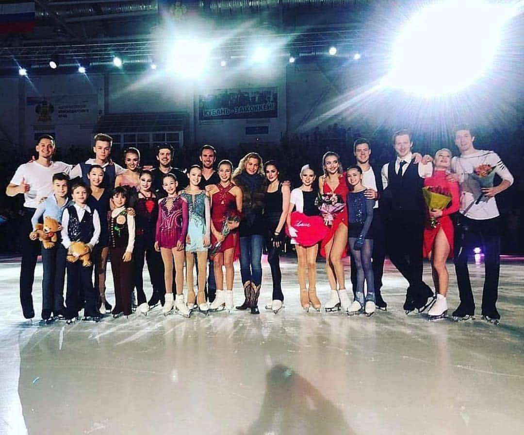 イワン・ブキンのインスタグラム：「Спасибо всем огромное за невероятное шоу! Отдельно спасибо @tutberidze.eteri за приглашение! И всем кто был с нами эти 2 дня!」