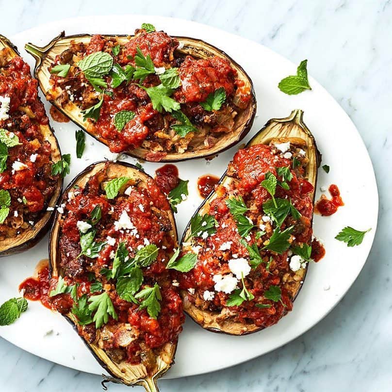 Food & Wineさんのインスタグラム写真 - (Food & WineInstagram)「These over-the-top eggplant dreamboats are everything we want for dinner tonight. Recipe link in our bio. 📷: @gregdupree」4月23日 3時09分 - foodandwine