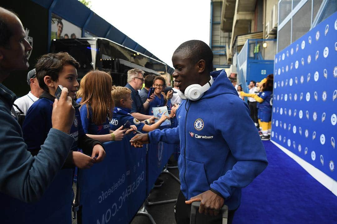 チェルシーFCさんのインスタグラム写真 - (チェルシーFCInstagram)「Here’s your Chelsea team to play Burnley: Arrizabalaga; Azpilicueta (c), Christensen, David Luiz, Emerson; Kante, Jorginho, Loftus-Cheek; Hazard, Higuain, Hudson-Odoi.  Subs Caballero, Zappacosta, Cahill, Kovacic, Barkley, Pedro, Giroud. 💪 #CHEBUR #CFC #Chelsea」4月23日 3時10分 - chelseafc