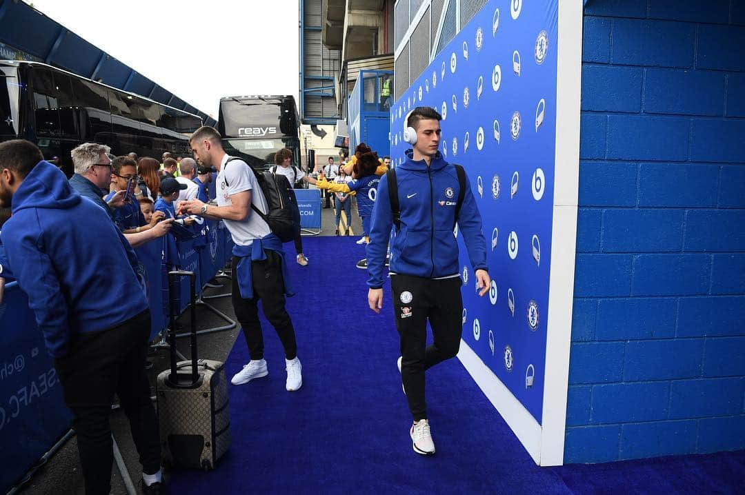 チェルシーFCさんのインスタグラム写真 - (チェルシーFCInstagram)「Here’s your Chelsea team to play Burnley: Arrizabalaga; Azpilicueta (c), Christensen, David Luiz, Emerson; Kante, Jorginho, Loftus-Cheek; Hazard, Higuain, Hudson-Odoi.  Subs Caballero, Zappacosta, Cahill, Kovacic, Barkley, Pedro, Giroud. 💪 #CHEBUR #CFC #Chelsea」4月23日 3時10分 - chelseafc