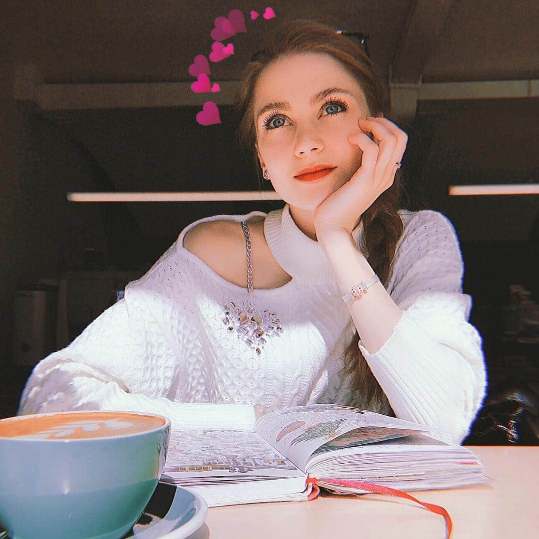 ダリア・イオノワさんのインスタグラム写真 - (ダリア・イオノワInstagram)「spring is here 🐥 _______________________________________  #spb #saintpetersburg #mariinsky #mariinskytheatre #mariinskyballet #mariinskydancer #vaganova #vaganovaballetacademy #vaganovaphotos #vaganovastudents #dancer #hopefull #believer #dream #ballet」4月23日 3時19分 - ionovaworld