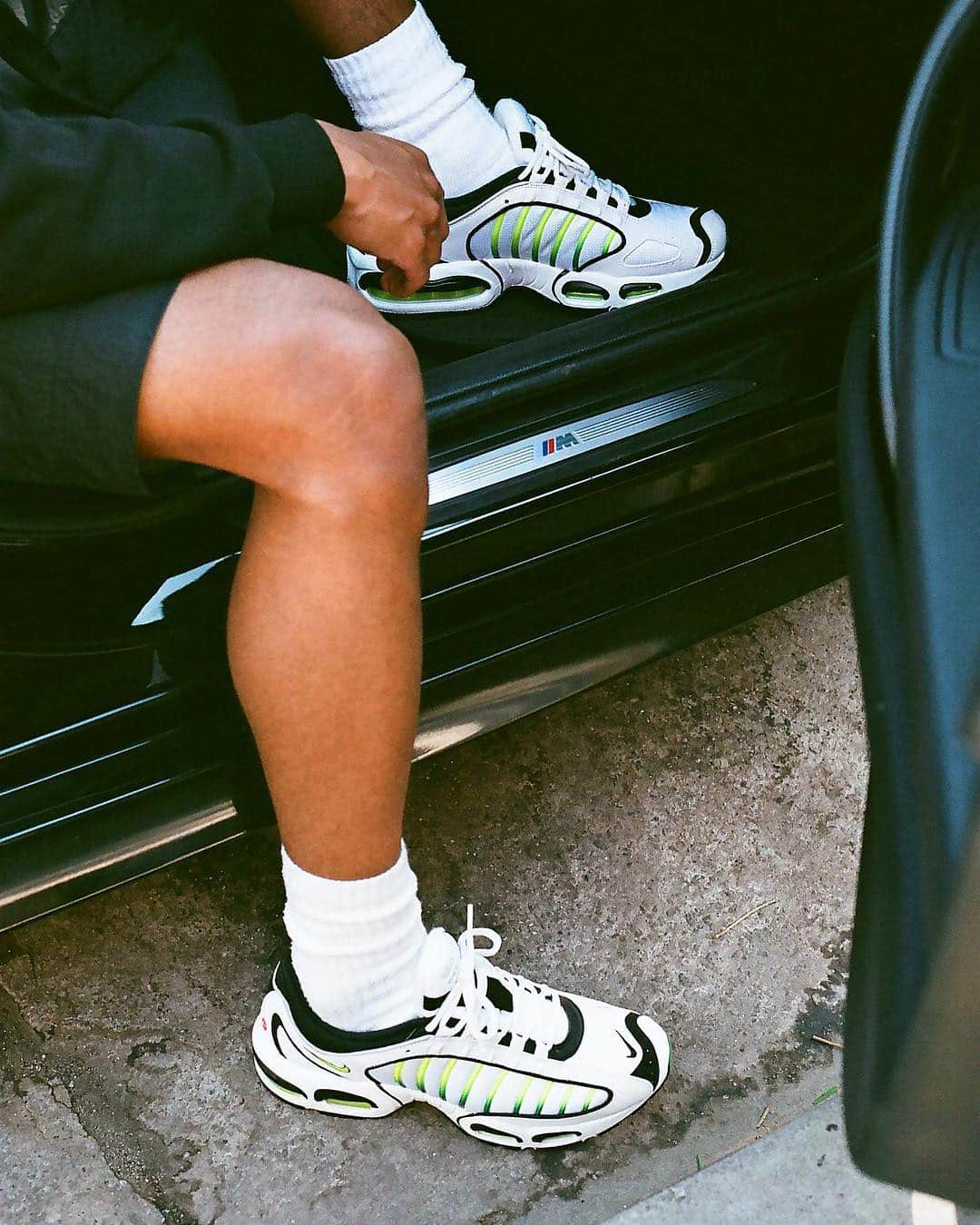 UNDFTDさんのインスタグラム写真 - (UNDFTDInstagram)「Built for the ride. The OG 1999 Air Max Tailwind 4 is back on Thursday 4/25 // Limited edition summer pack available with purchase at all Undefeated Chapter Stores while supplies last Photos by @russham」4月23日 3時19分 - undefeatedinc