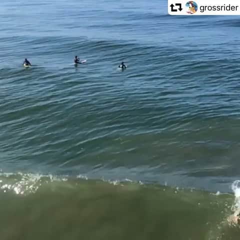 サキャスティックのインスタグラム：「Jason & me splitting a wave. 📹@grossrider」