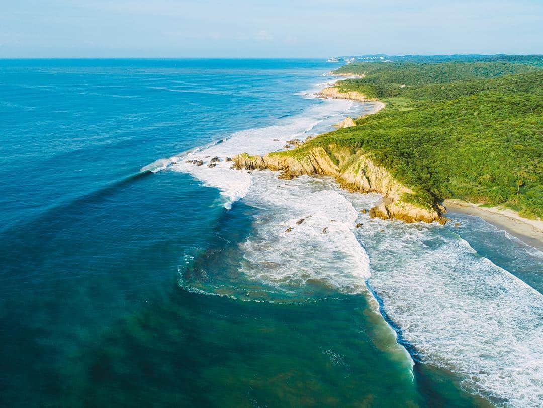 のインスタグラム：「“As surfers, we feel first hand the immediate effects of pollution. We see rampant development on our coasts, the effects of a runaway consumer lifestyle and general disregard for the future of the ecosystem as a whole.” - @curfuffle ⠀⠀⠀⠀⠀⠀⠀⠀⠀ Our community and environment are Rip Curl brand pillars. Our goal is simple - push our crew and our customers towards a more sustainable lifestyle and help restore our planet in the process. Happy #EarthDay 2019, give back today and everyday!」