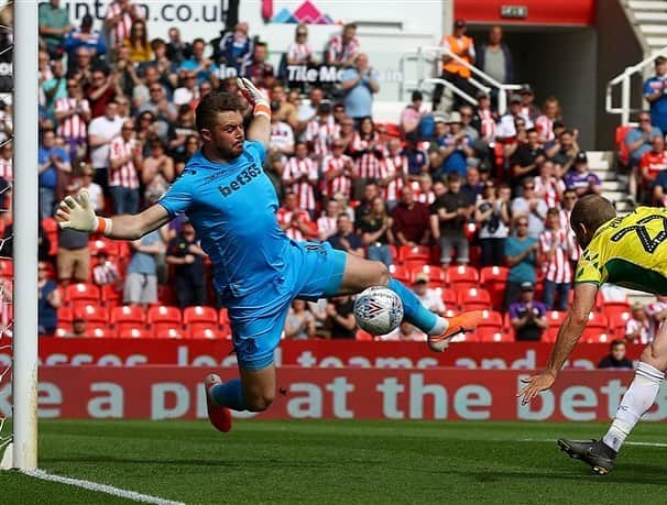 ジャック・バトランドさんのインスタグラム写真 - (ジャック・バトランドInstagram)「Great fight from the boys to stay in the game and take something! Congrats on your first goal @tomedwards__!」4月23日 4時01分 - jbutland_