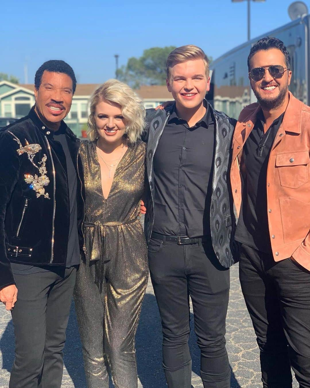 ライオネル・リッチーさんのインスタグラム写真 - (ライオネル・リッチーInstagram)「Season 1 @americanidol reunion! 🎉Loved seeing @maddiepoppe & @calebleemusic last night. So proud of you guys. 🙏❤️ #americanidol #disneynight」4月23日 4時00分 - lionelrichie