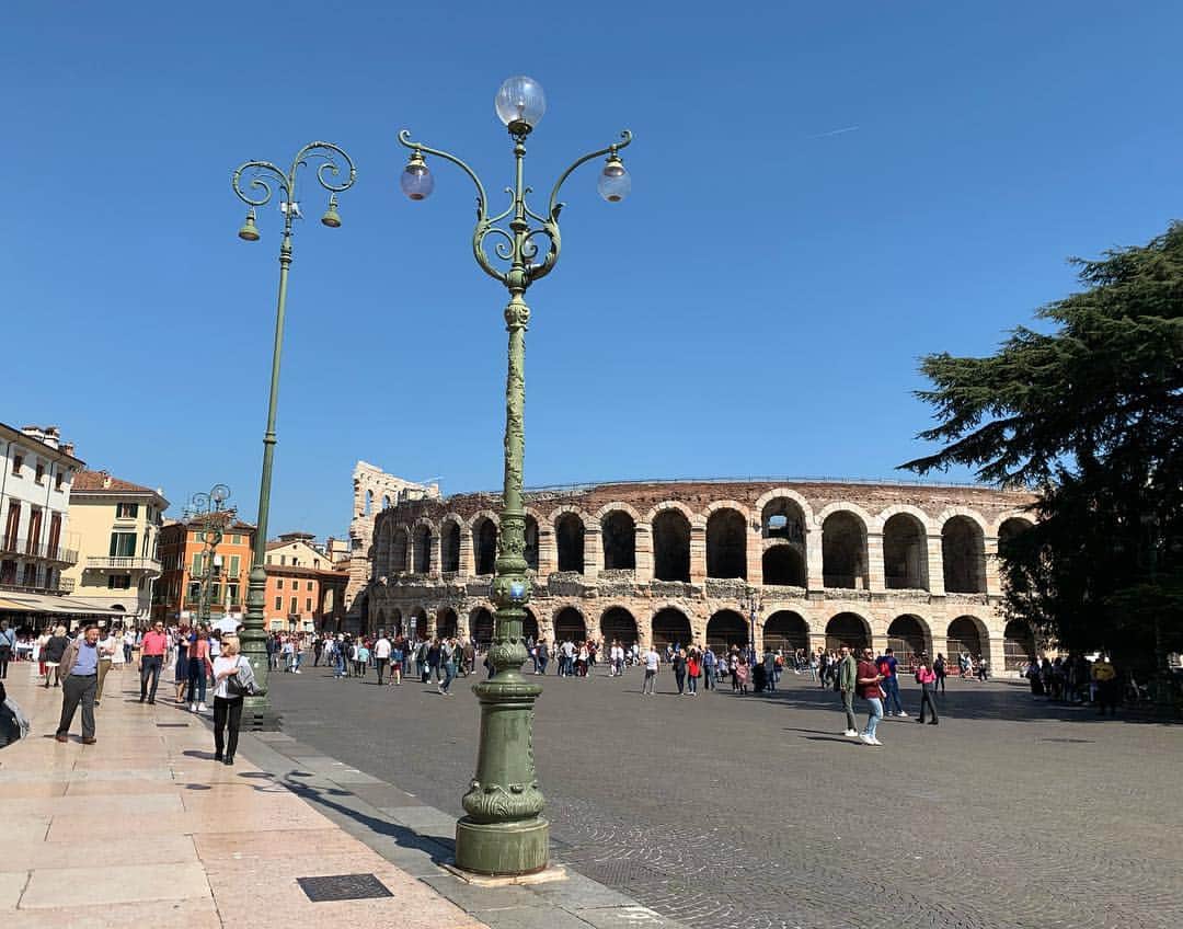 金原里奈のインスタグラム：「Easter weekend trip with @emiliacadorin 😍👯‍♀️❤️ Thank you so much for everything 🥰 #easter #weekend #italy #🇮🇹」