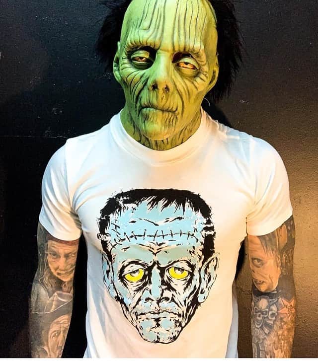 ロブ・ゾンビのインスタグラム：「A groovy new @zomboogey shirt is now available for ONE WEEK ONLY! Go to www.localboogeyman.com now! This official art by me as seen on the Halloween Hootenanny CD back in the day. Dig it Frankenstein! #zomboogey #localboogeyman #frankenstein #halloweenhootenanny #robzombie」