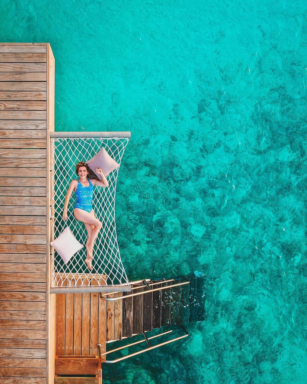 クリスタル・ハリスさんのインスタグラム写真 - (クリスタル・ハリスInstagram)「Maldives from above. Do you like drone shots?⁣⁣⁣ ⁣⁣⁣ #instatraveling #tourism #droneshot #traveldiaries #travelbook #drone #travellife #explore #adventure #landscape #igtravel #traveltheworld #travelpics #traveladdict #joalimaldives #travelphotography #instatravel #travelling #travelblogger #traveling #traveler #maldives #travels #travelblog #travelingram #dji #travelholic #travelphoto」4月23日 4時08分 - crystalhefner